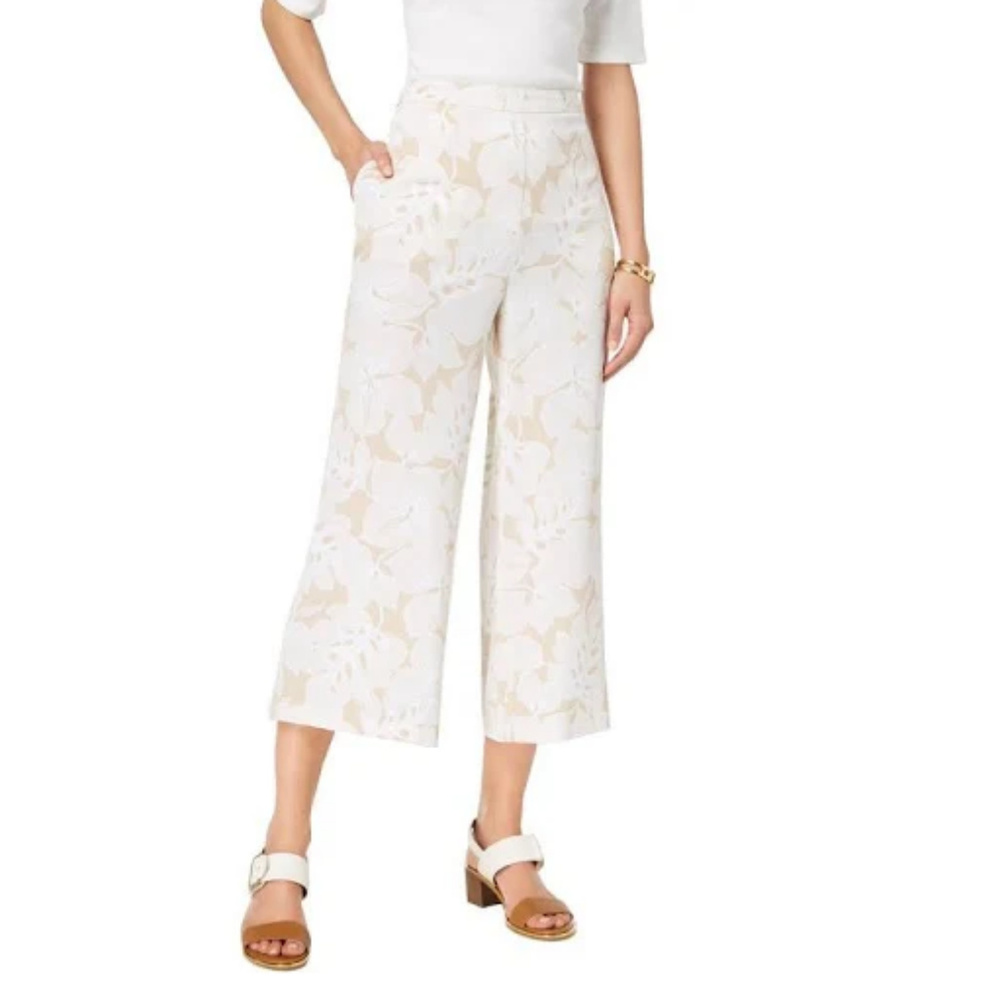 2/$20 Tommy Hilfiger White Floral Wide Crop Pants - Picture 6 of 6